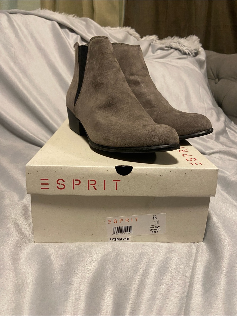 Esprit Men’s Taupe Suede Chukka Boots